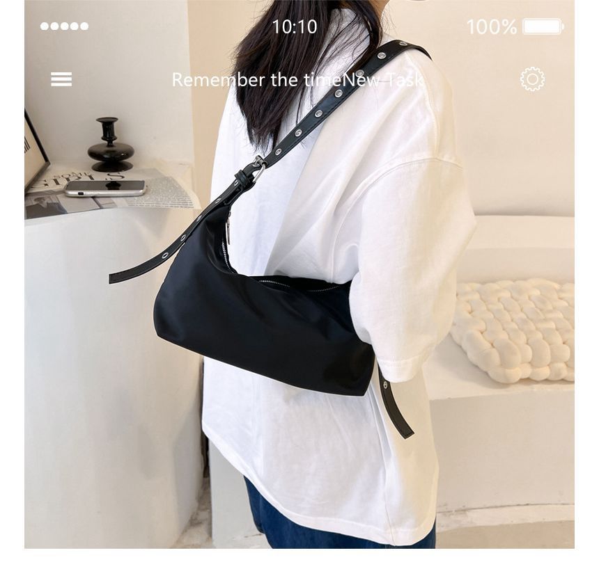 Luna Sling Bag